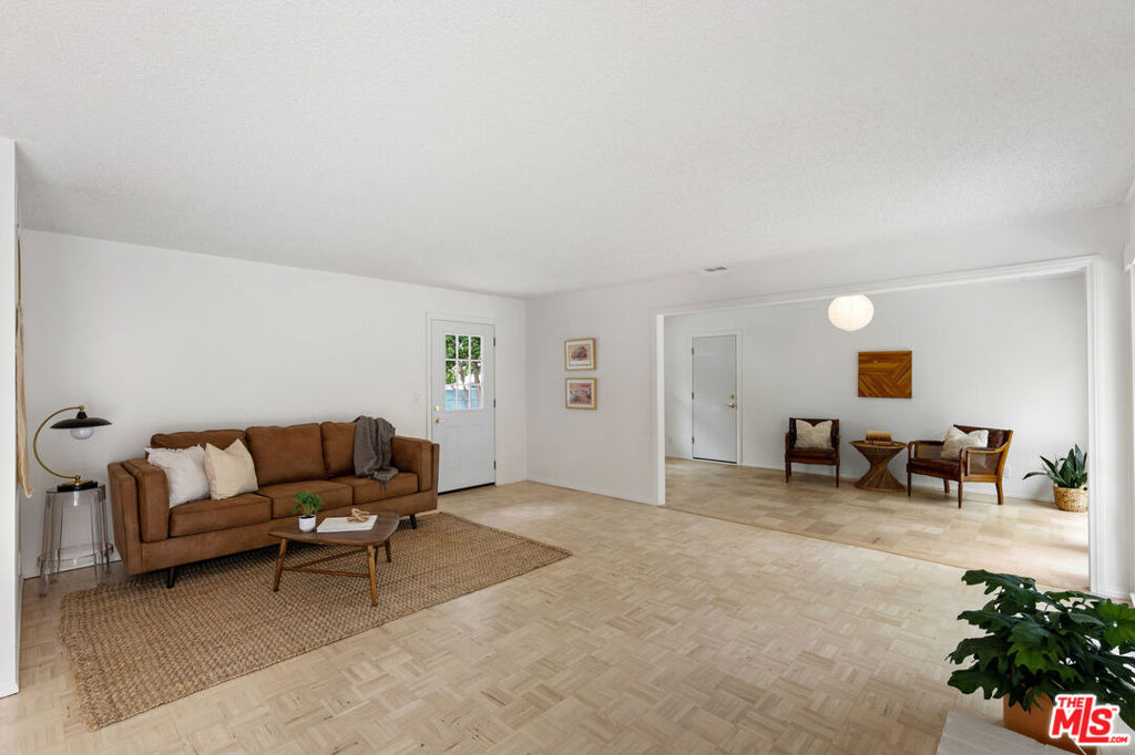 22736 Cantlay Street - Photo 6