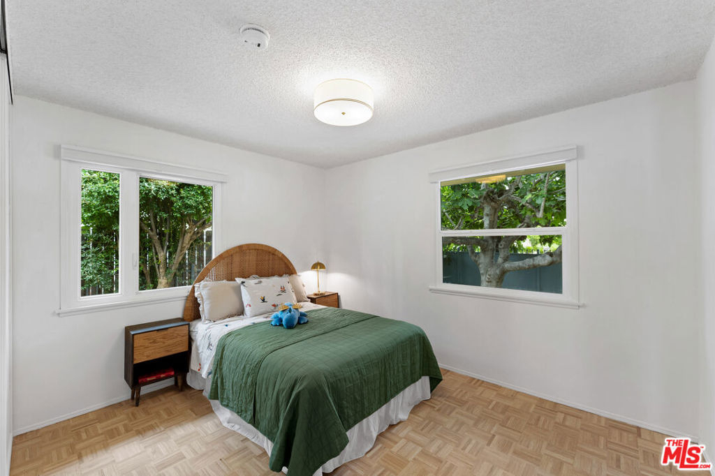 22736 Cantlay Street - Photo 19