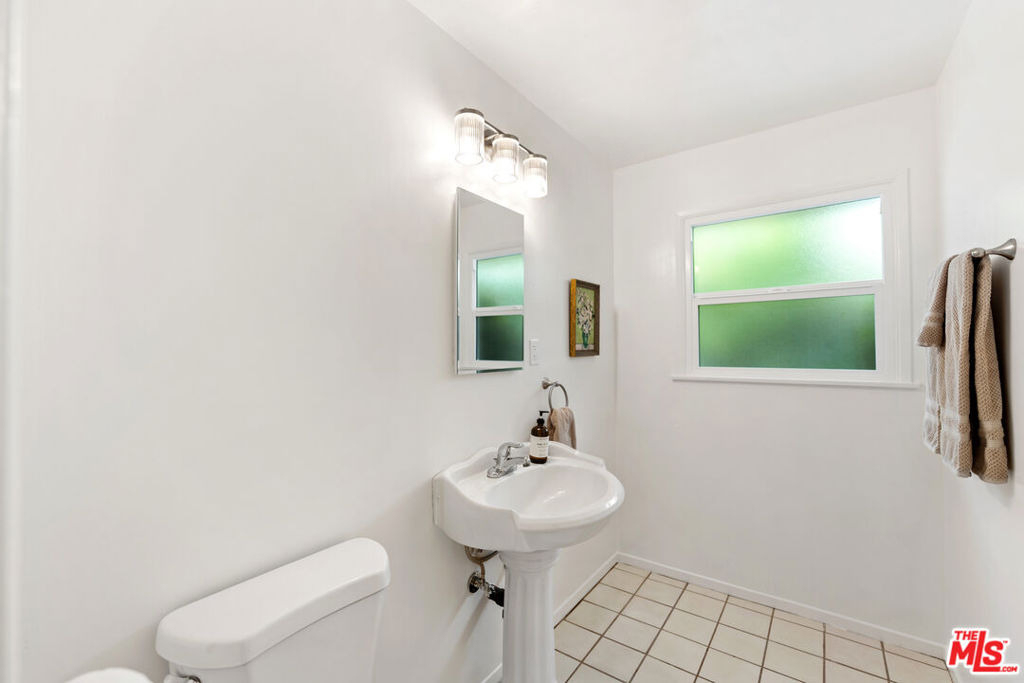 22736 Cantlay Street - Photo 23
