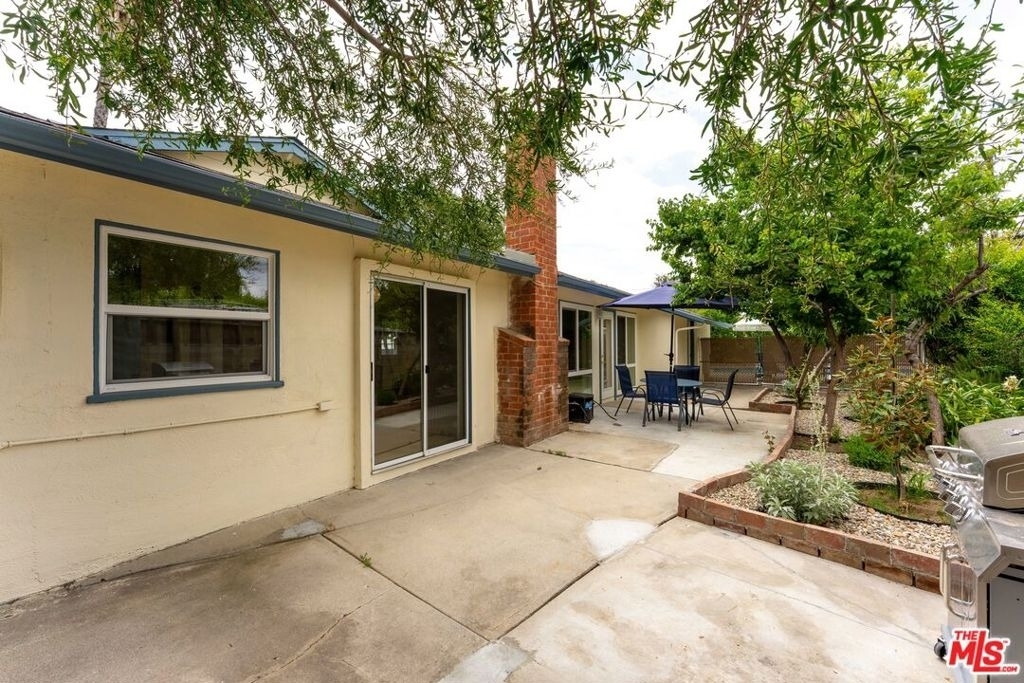 22736 Cantlay Street - Photo 27