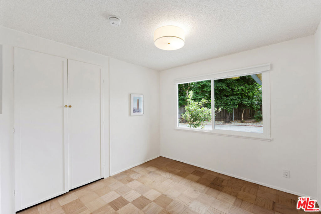22736 Cantlay Street - Photo 25