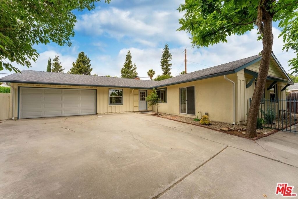 22736 Cantlay Street - Photo 0