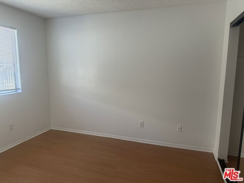 955 S Normandie Avenue - Photo 17
