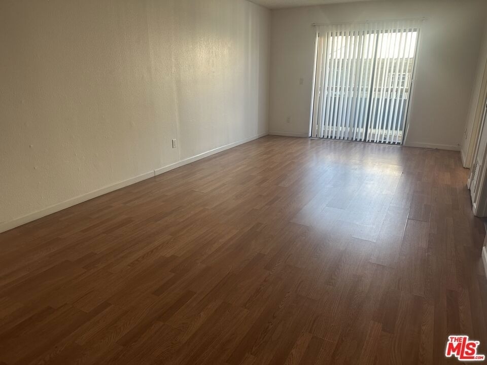 955 S Normandie Avenue - Photo 5