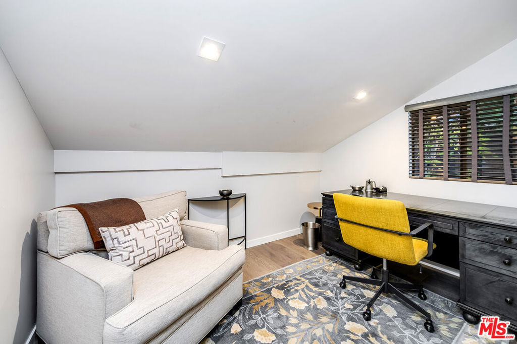 4635 Clybourn Avenue - Photo 53
