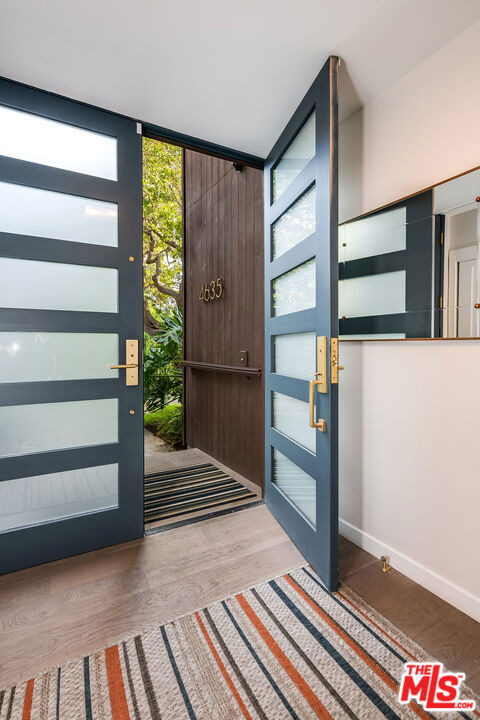 4635 Clybourn Avenue - Photo 10