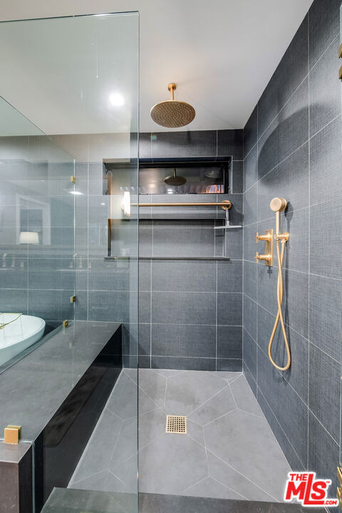 4635 Clybourn Avenue - Photo 49