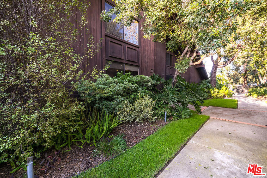 4635 Clybourn Avenue - Photo 60