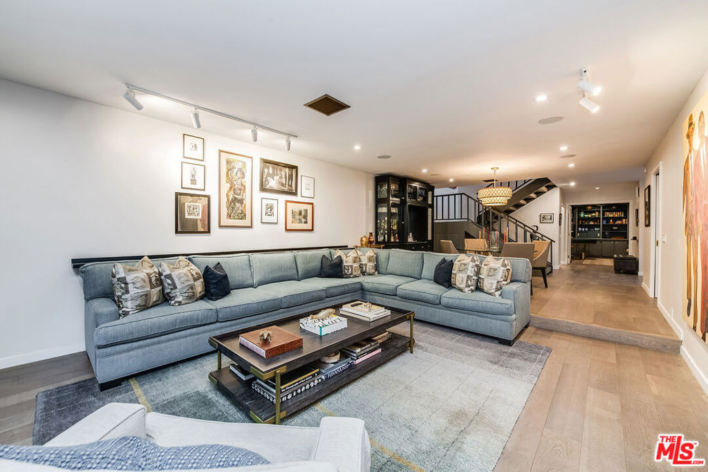 4635 Clybourn Avenue - Photo 18