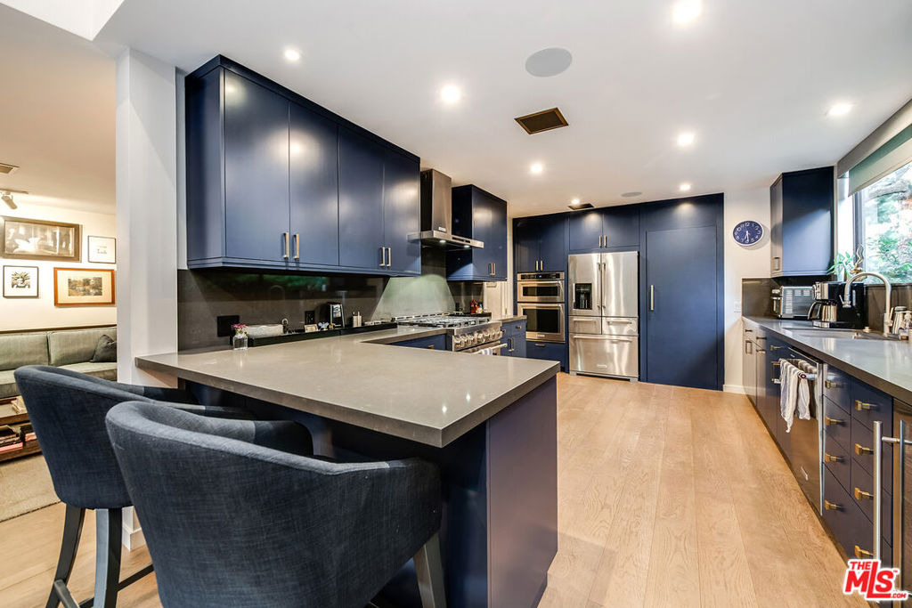 4635 Clybourn Avenue - Photo 22