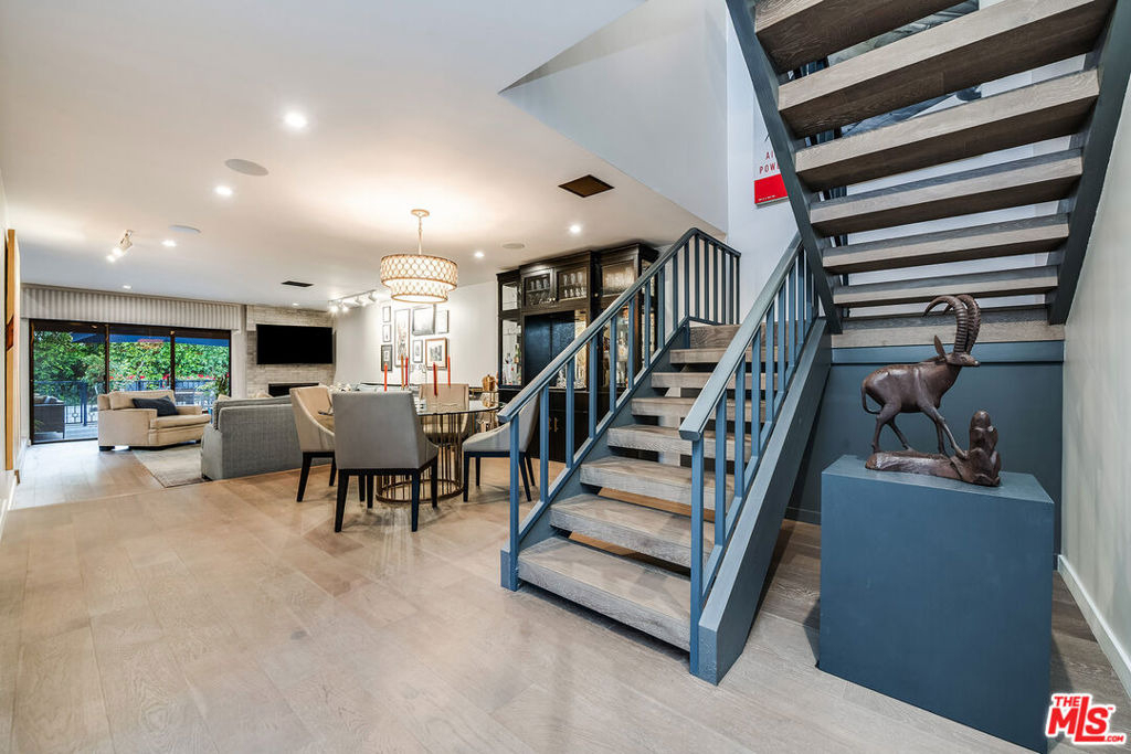 4635 Clybourn Avenue - Photo 12