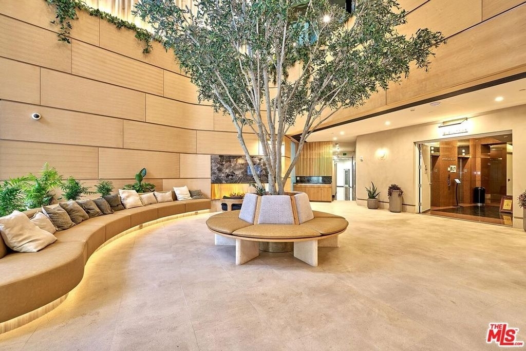 1100 Wilshire Boulevard - Photo 3