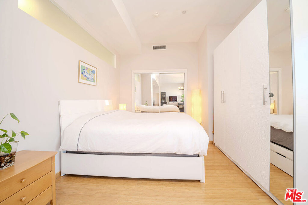 1100 Wilshire Boulevard - Photo 10