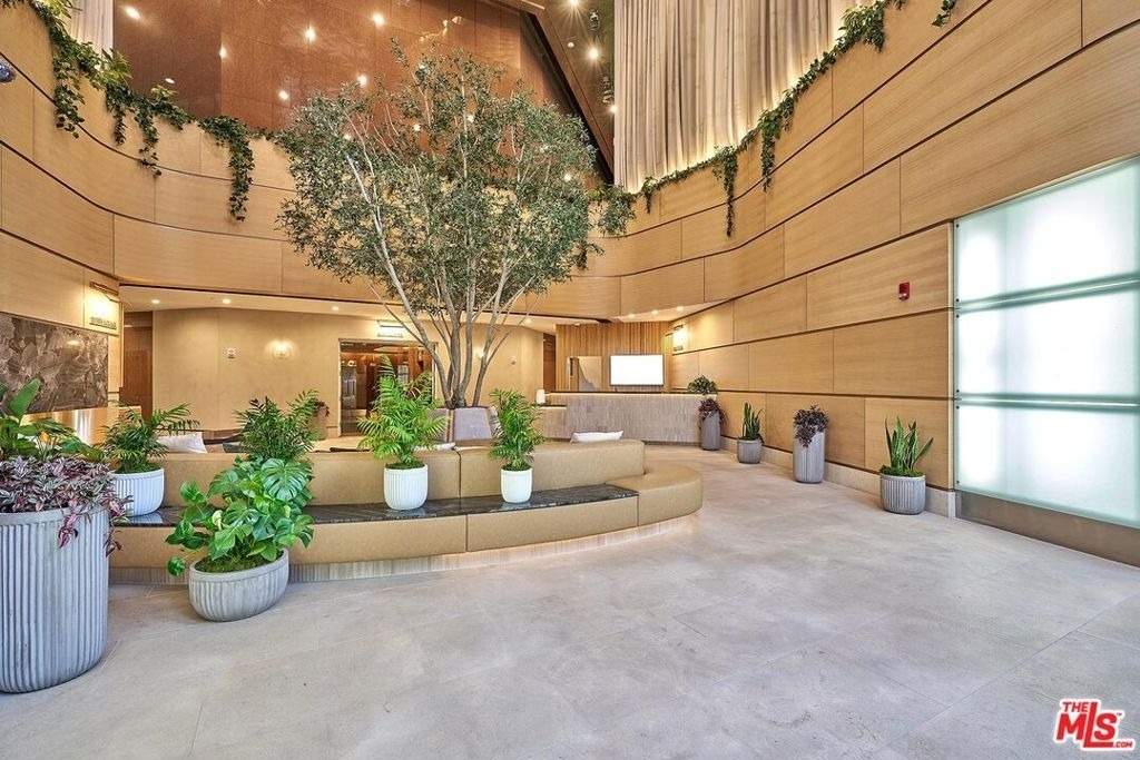 1100 Wilshire Boulevard - Photo 5