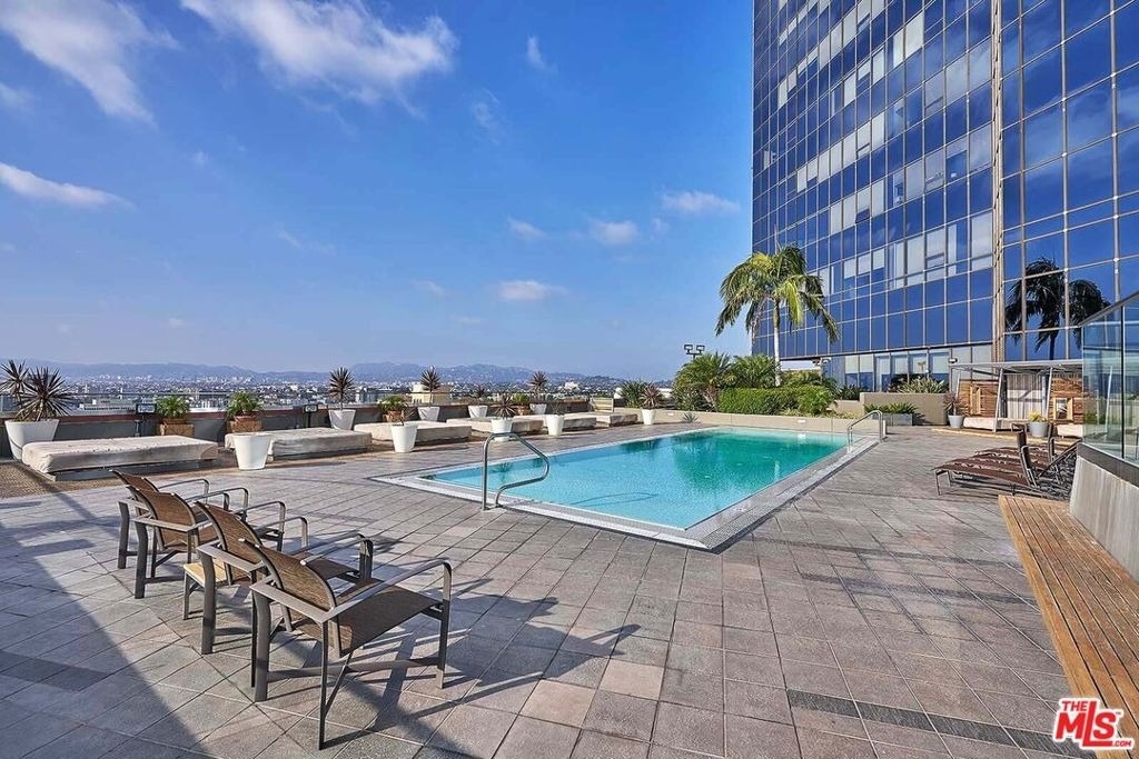 1100 Wilshire Boulevard - Photo 14