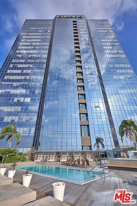 1100 Wilshire Boulevard - Photo 0