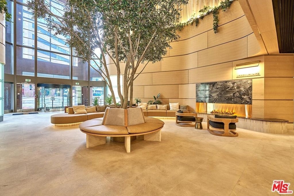 1100 Wilshire Boulevard - Photo 2