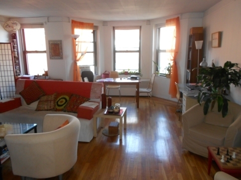50 Carlton St - Photo 1