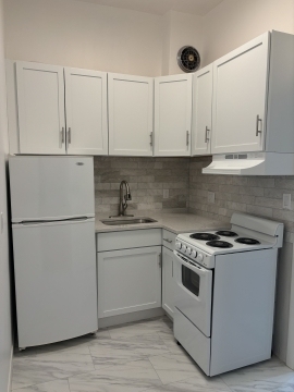925 Beacon St - Photo 1