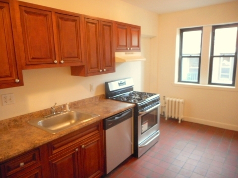 450 Park Dr - Photo 0