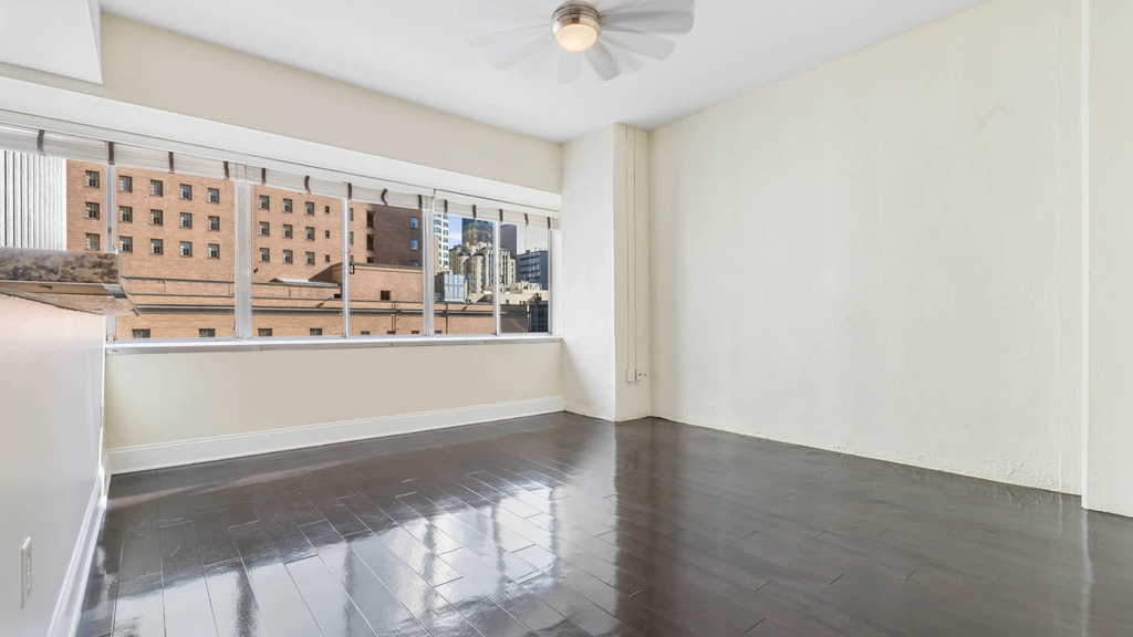 612 S. Flower Street - Photo 17