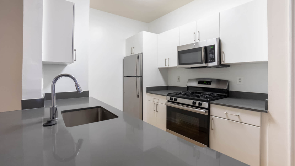 5000 Eisenhower Avenue - Photo 4