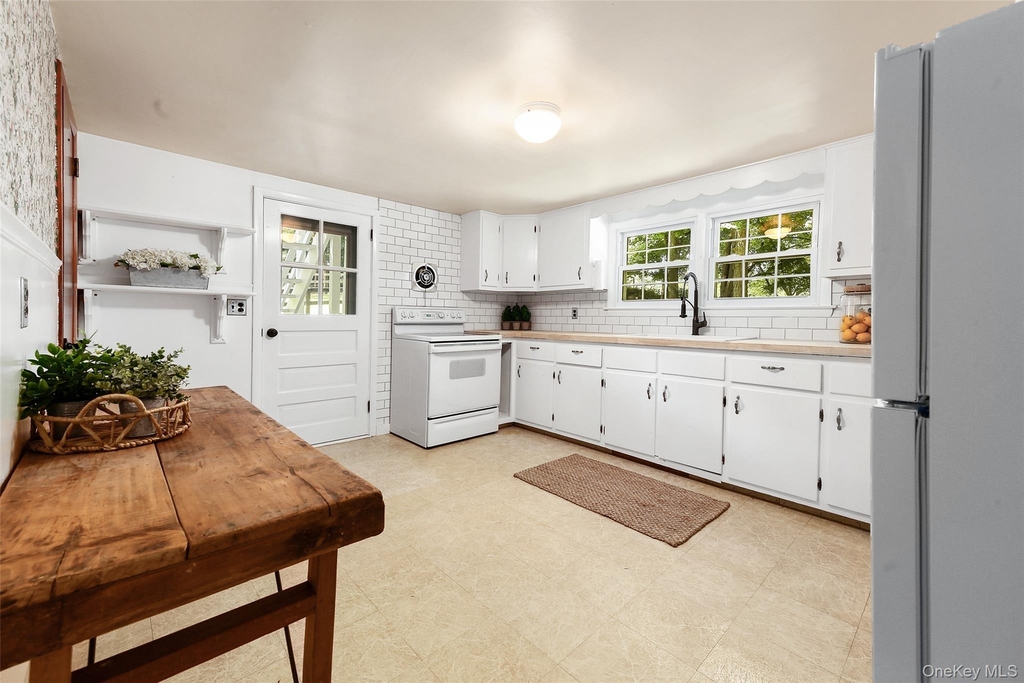 4 Quaker Road - Photo 4