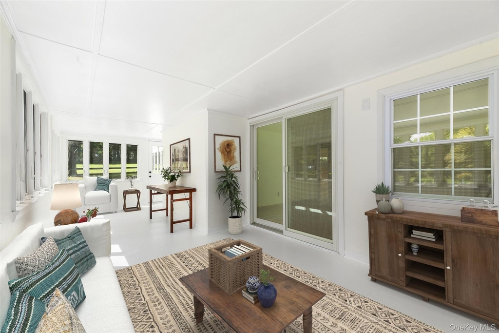 4 Quaker Road - Photo 2