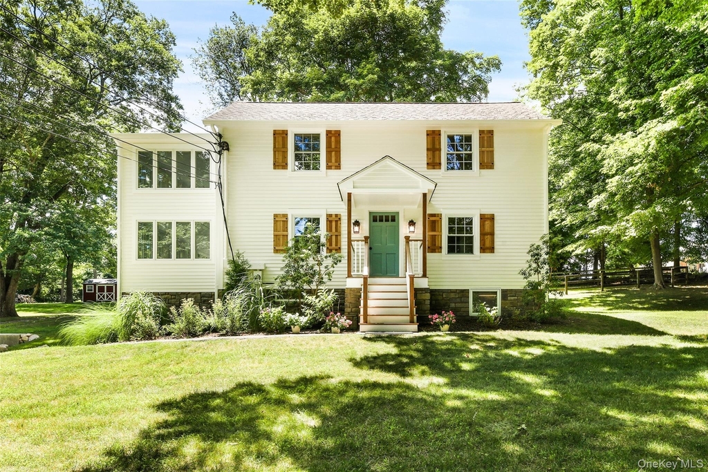 4 Quaker Road - Photo 0