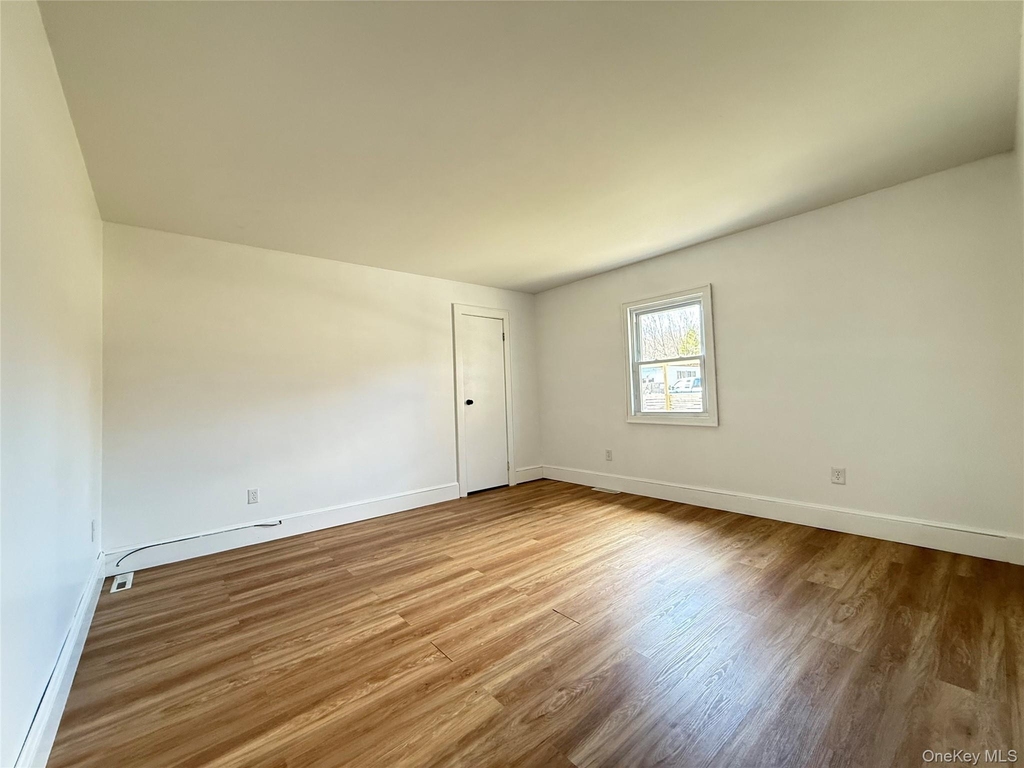 657 Eatontown Road - Photo 7