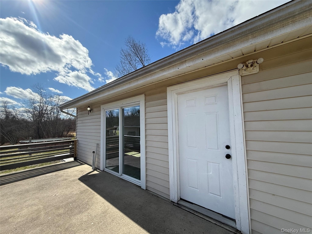 657 Eatontown Road - Photo 10