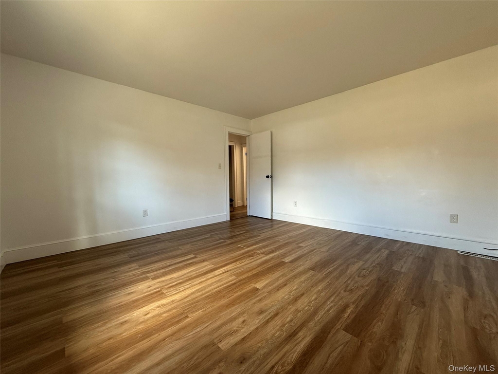 657 Eatontown Road - Photo 9