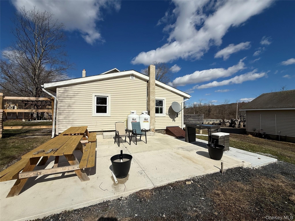 657 Eatontown Road - Photo 11