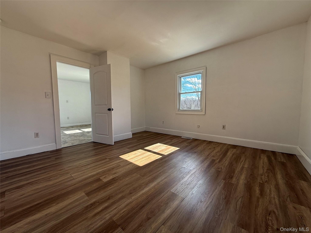 657 Eatontown Road - Photo 5