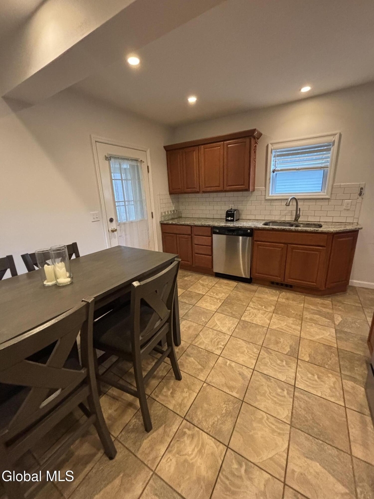 165 Lake Avenue - Photo 9