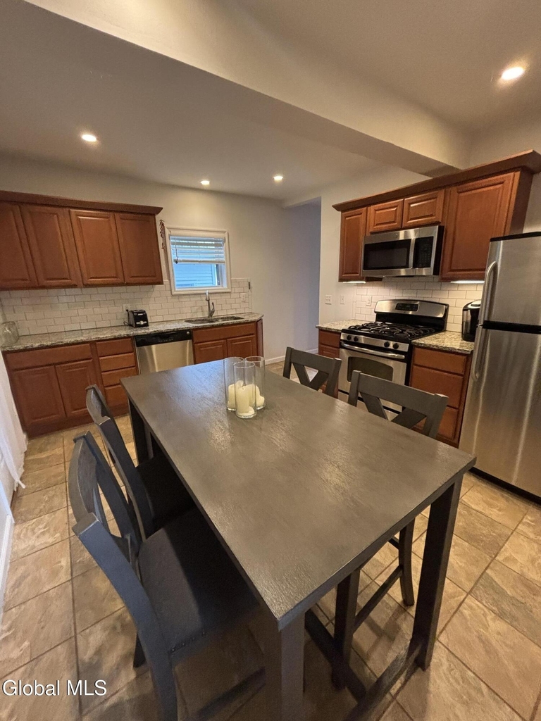 165 Lake Avenue - Photo 8