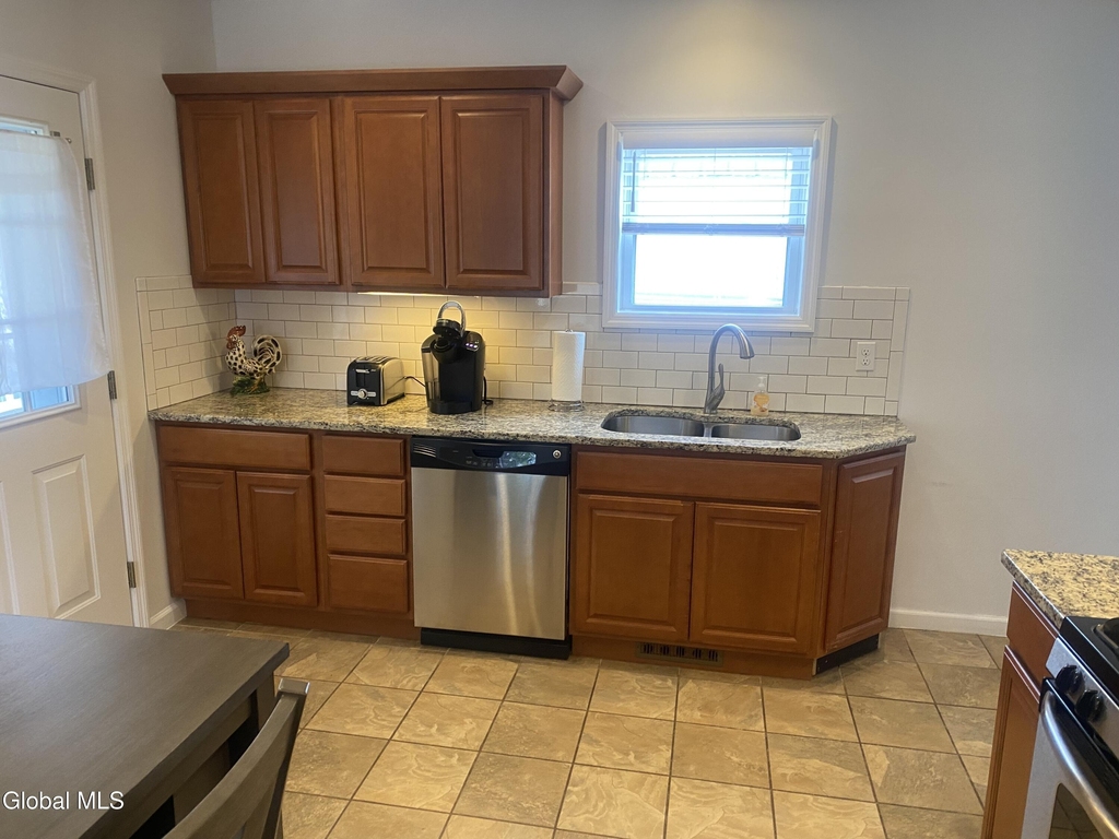 165 Lake Avenue - Photo 0
