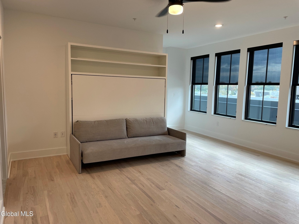 385 Broadway - Photo 3