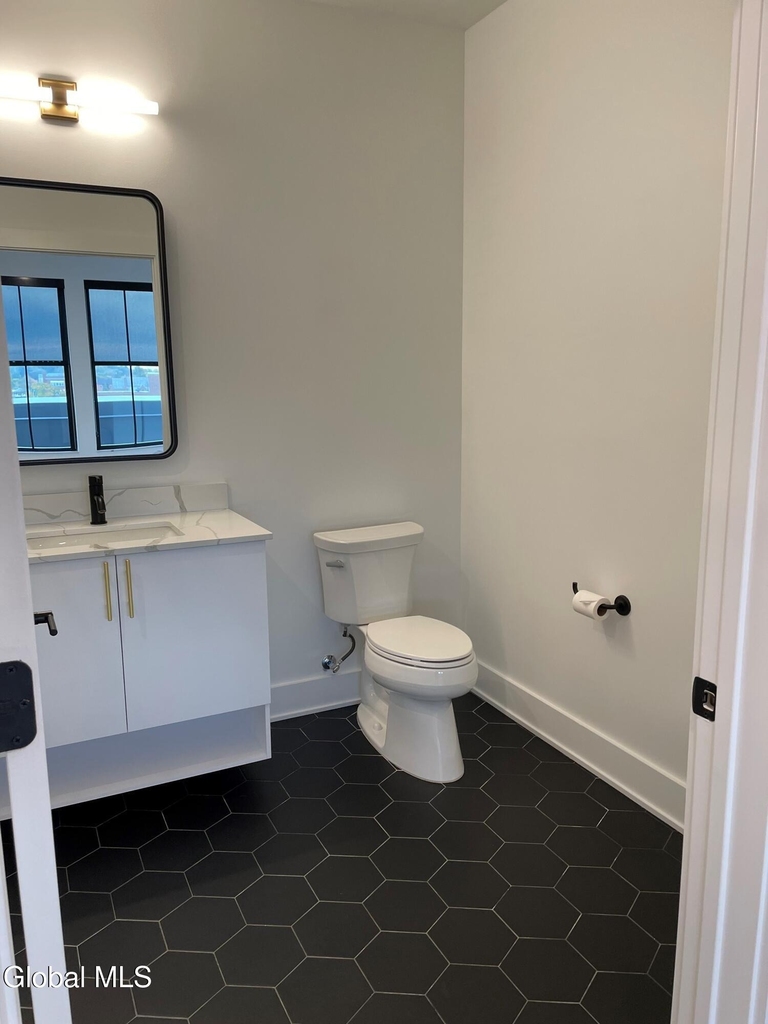 385 Broadway - Photo 4