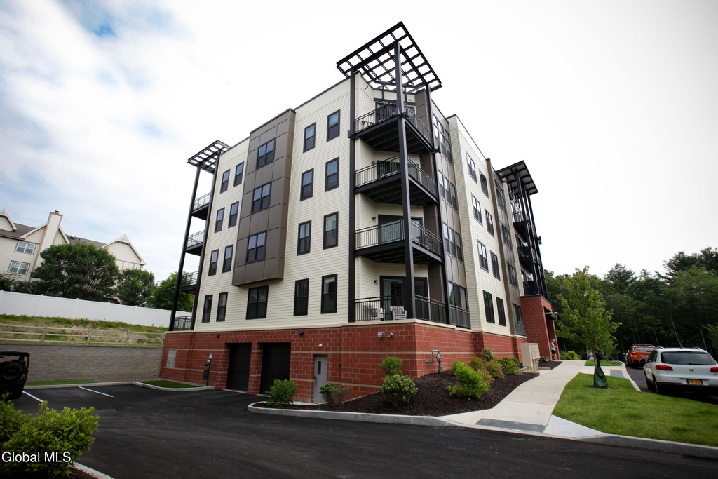 21 Whistler Court - Photo 0