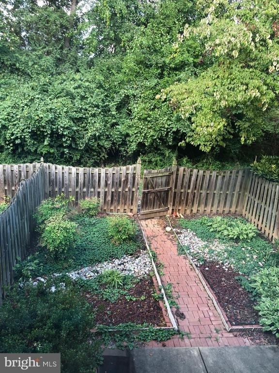 147 East Street Ne - Photo 9