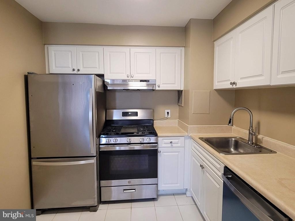 8 S Van Dorn Street - Photo 7