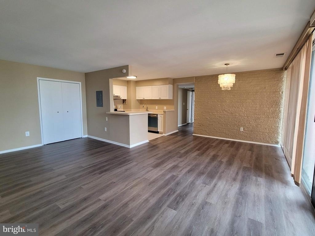 8 S Van Dorn Street - Photo 3