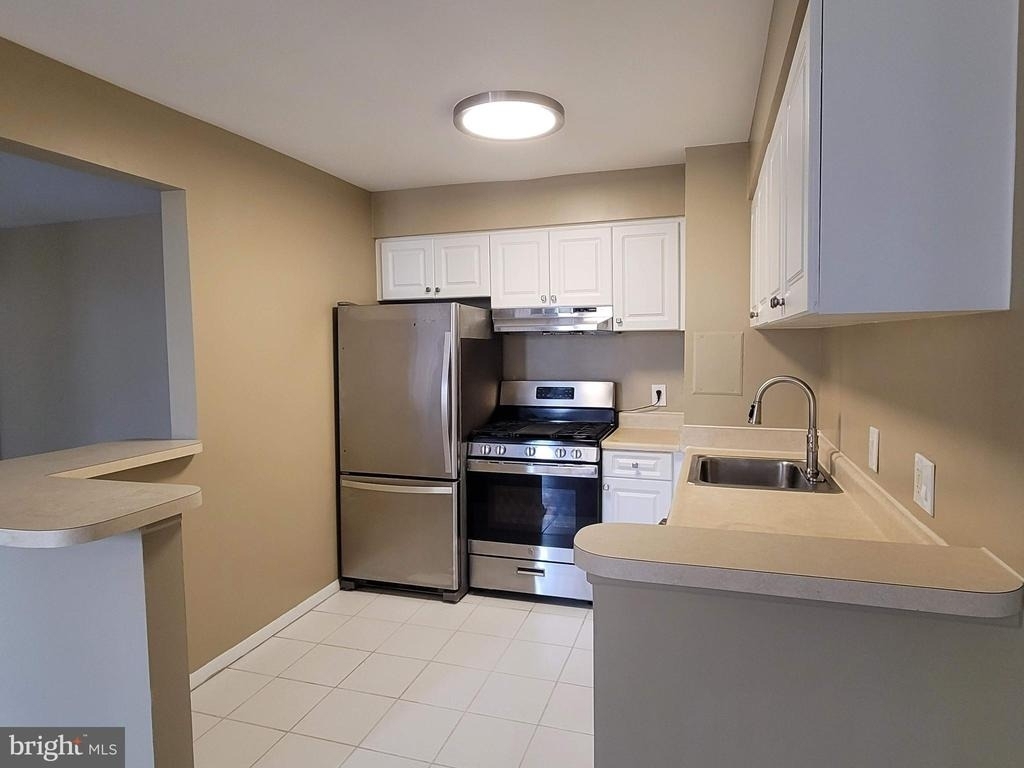 8 S Van Dorn Street - Photo 6