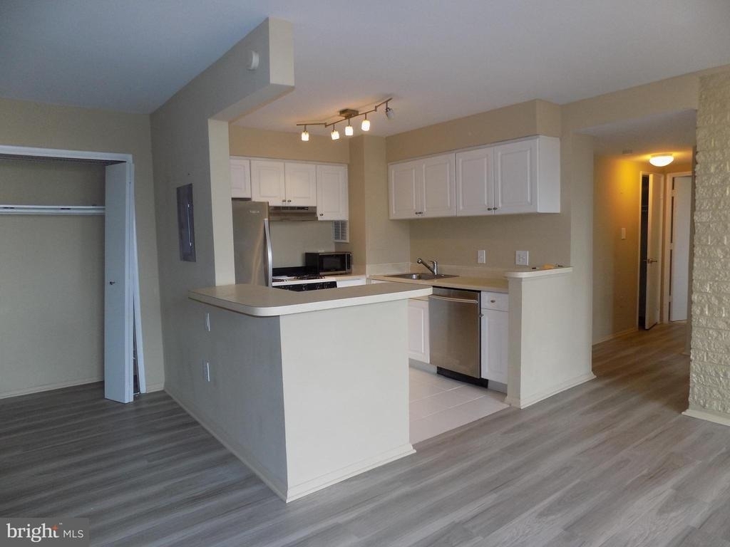 8 S Van Dorn Street - Photo 4