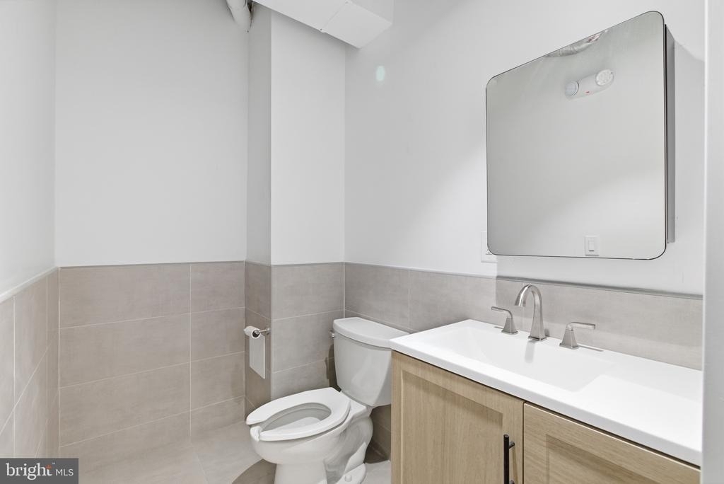915 N Broad Street - Photo 38