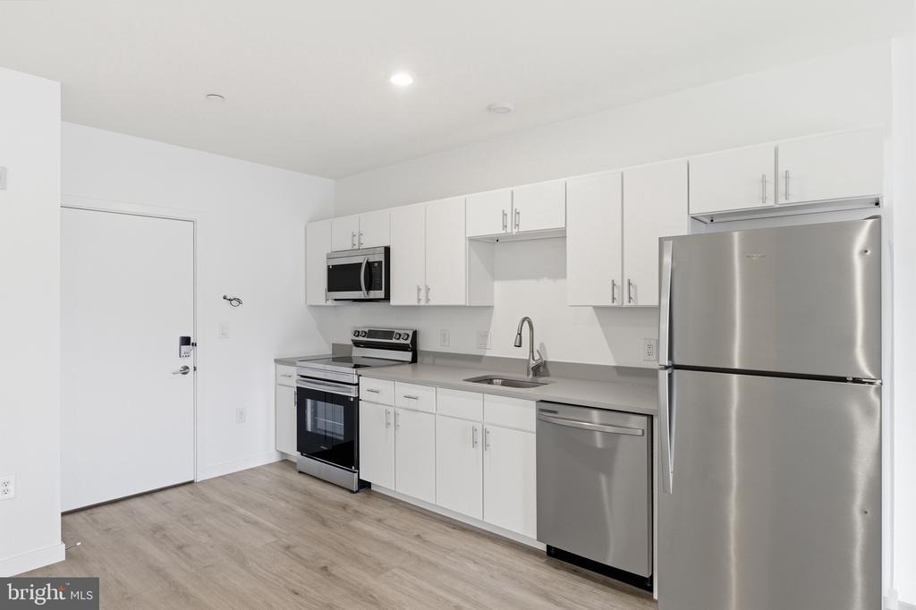 915 N Broad Street - Photo 2