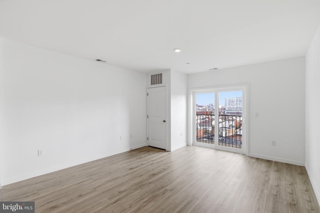 915 N Broad Street - Photo 1