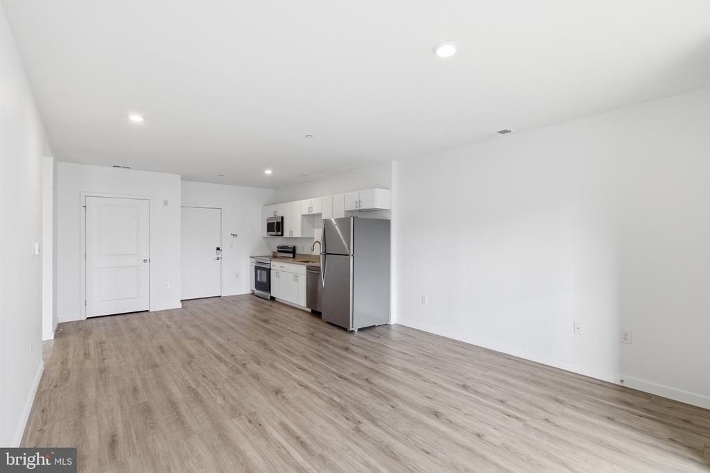 915 N Broad Street - Photo 3