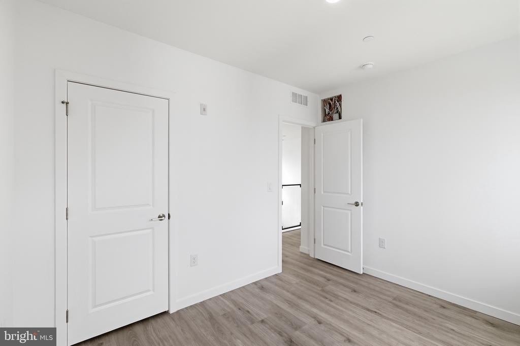 915 N Broad Street - Photo 15